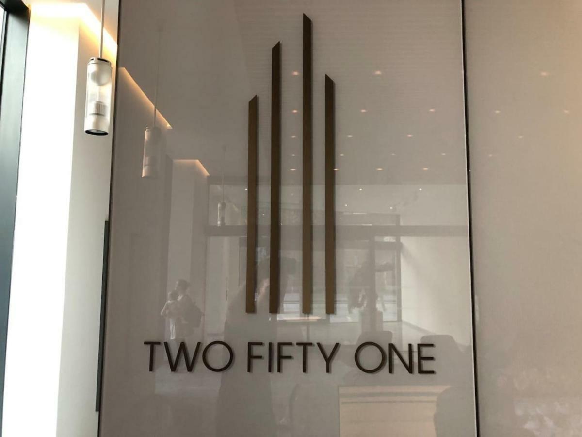 36th Floor Semi Penthouse Appartamento *